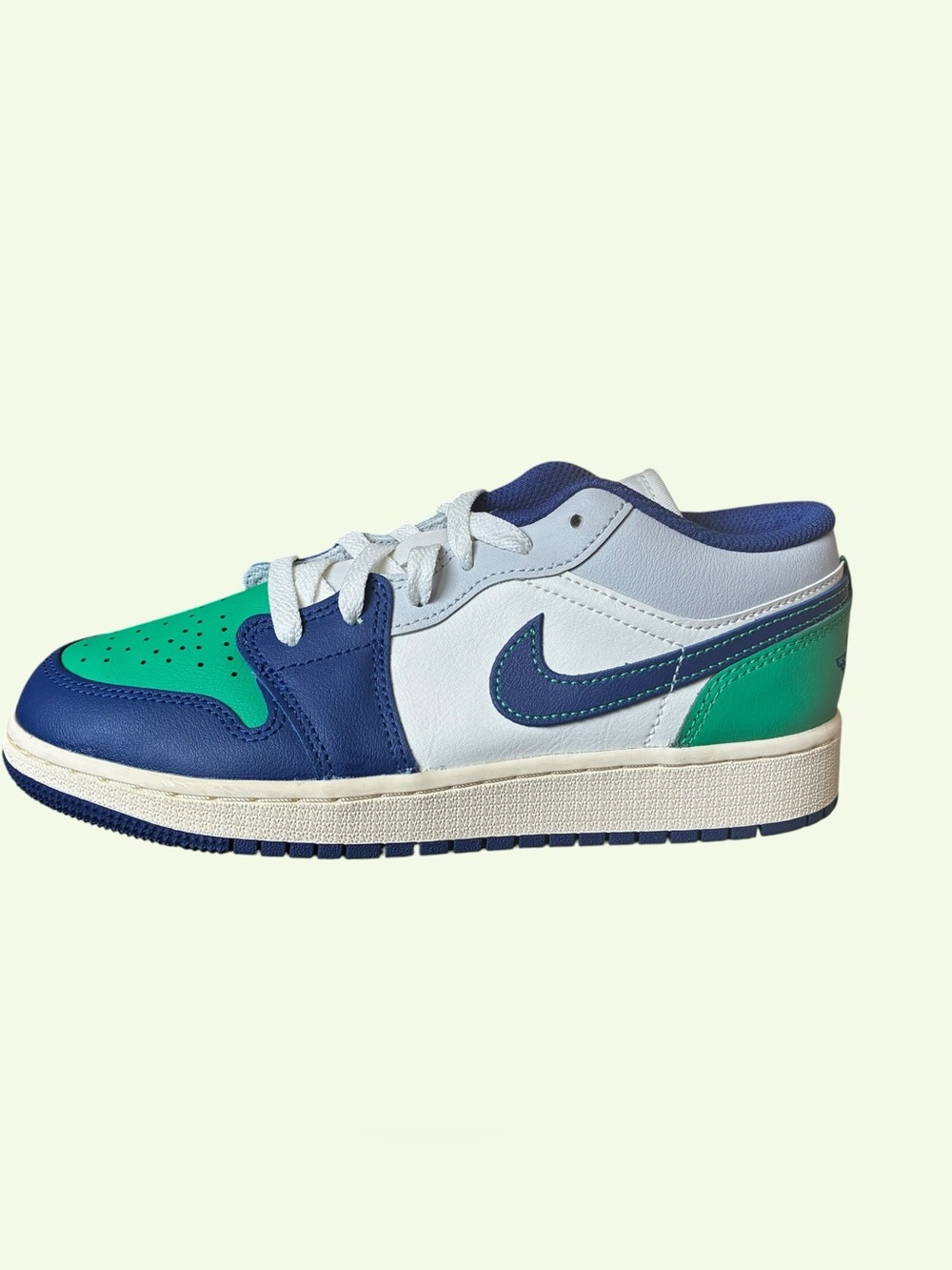 Air Jordan 1 Low 'Rare Air' Size 5Y Brand New